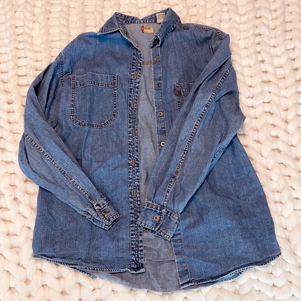 Levi’s button-up